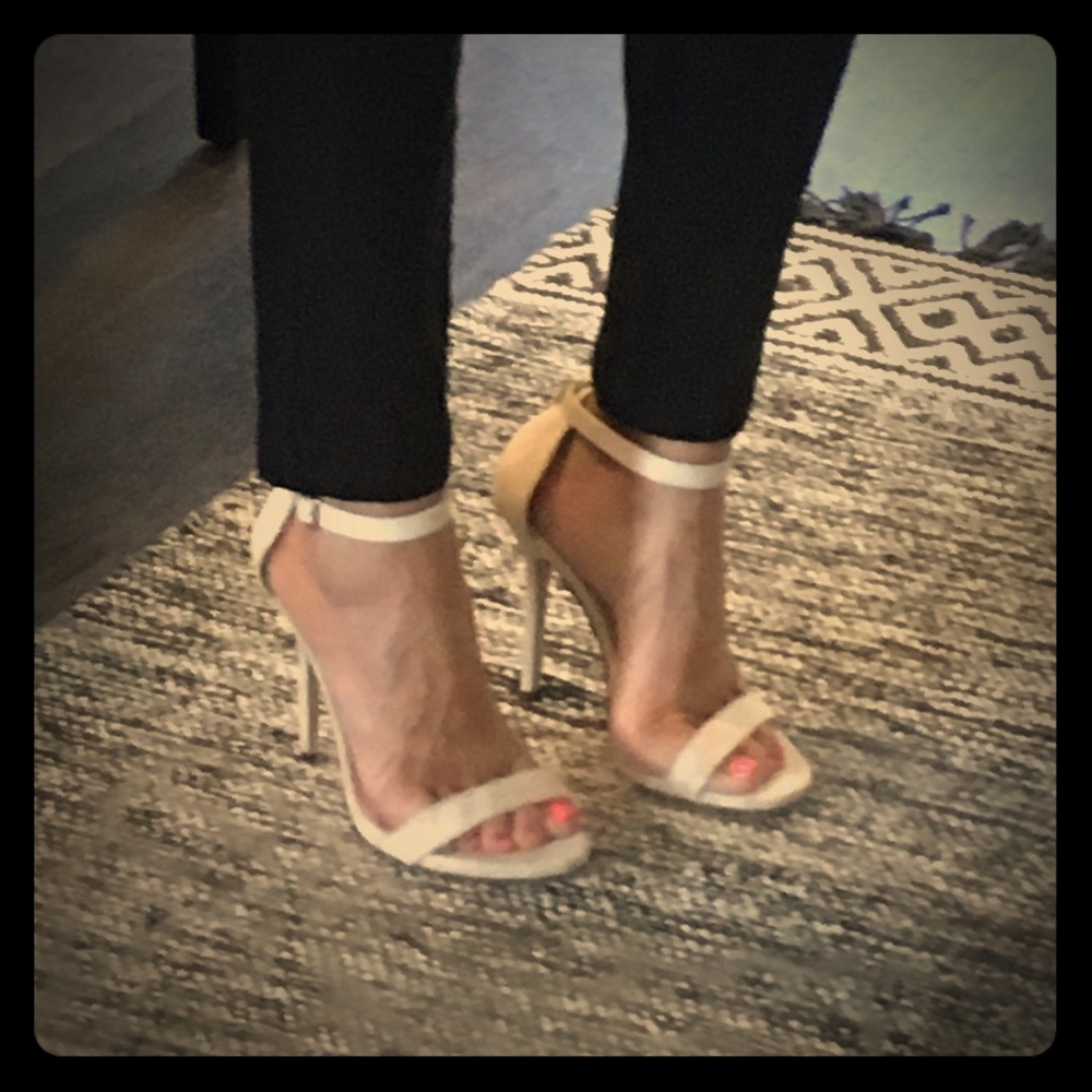 Lulu’s nude heels